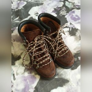Like new Frye waterproof suede boots